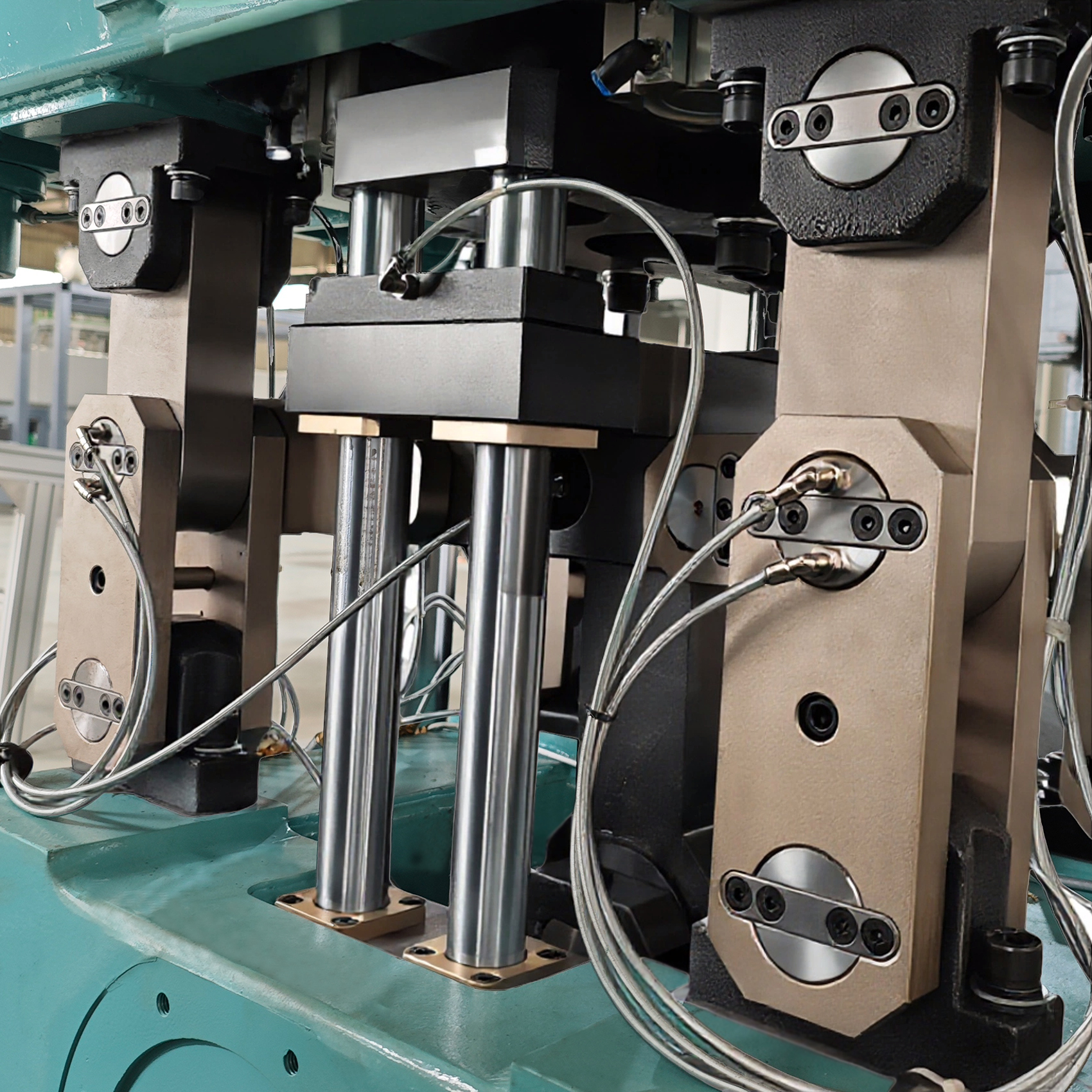 Five support point five axis motion system offers advantages in thermoforming machine